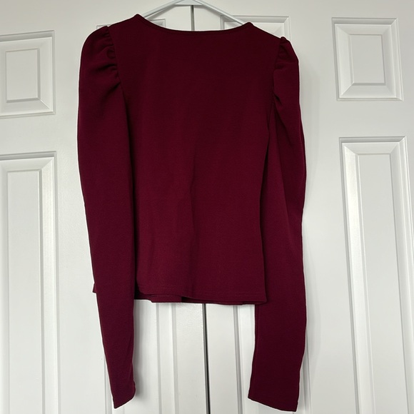 Burgundy top - Picture 4 of 6